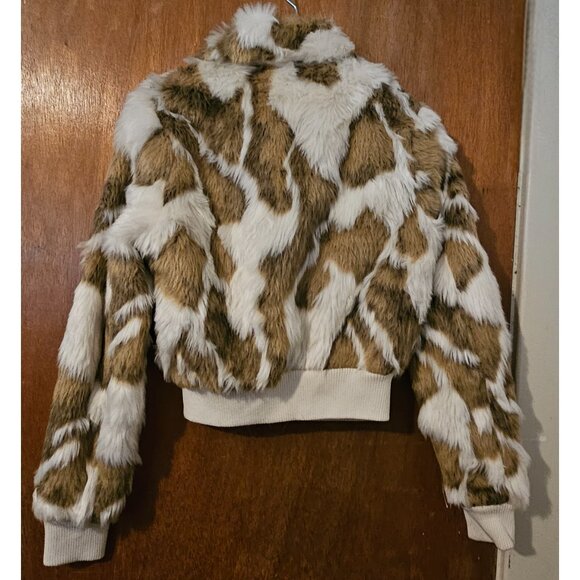 NWT Medium I Love H81 Faux Rabbit Patchwork Zipper Rib Knit Lottie Yellowjackets - Picture 5 of 13